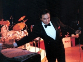 Lawrence Branchetti on stage (3) Lawrence Branchetti on stage